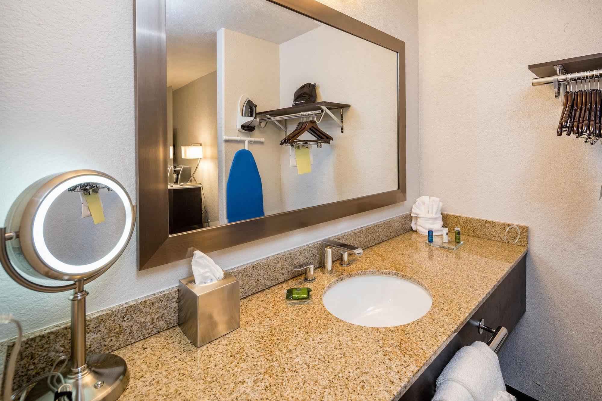 Radisson Hotel Oakland Airport Ngoại thất bức ảnh