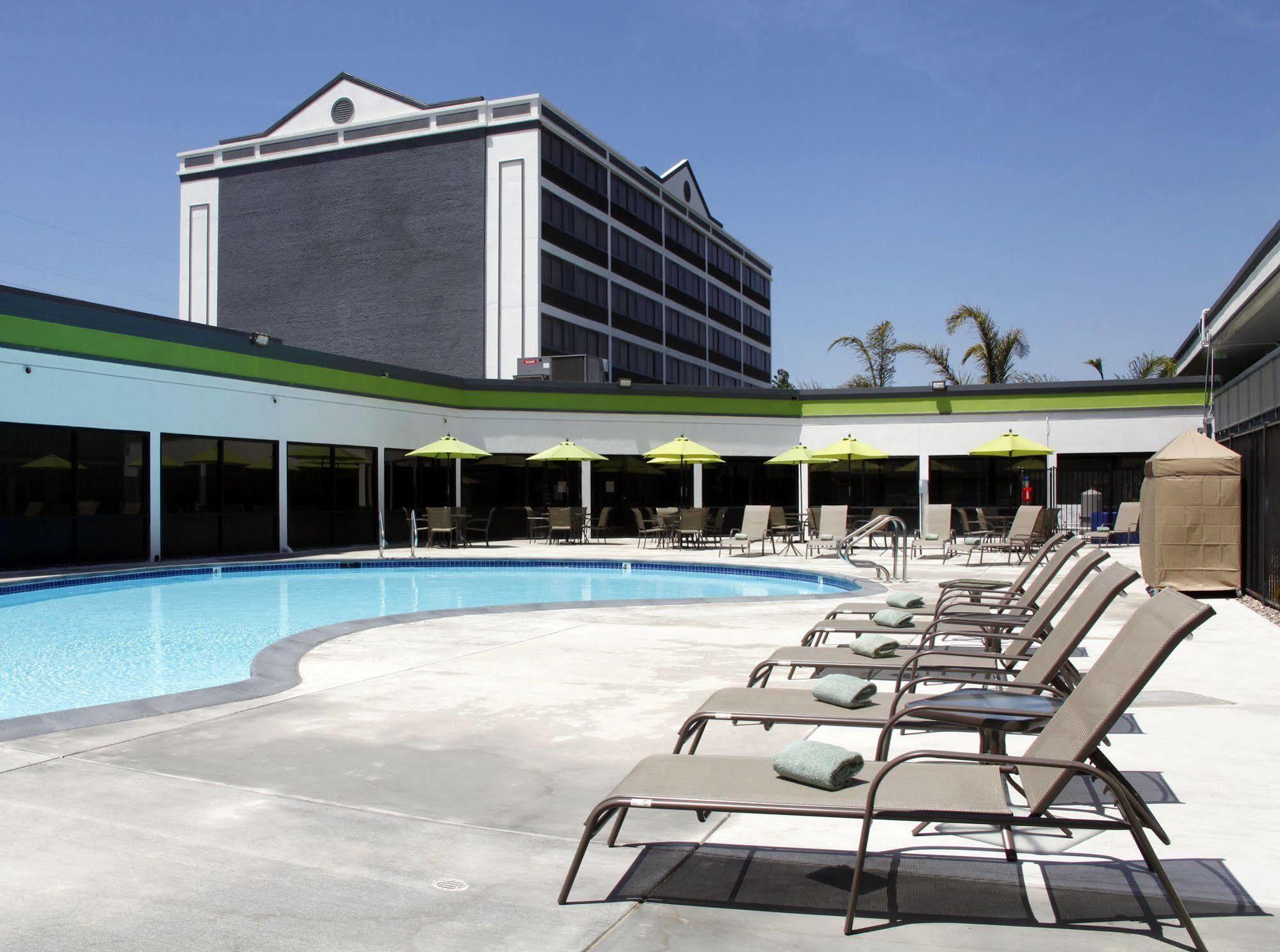 Radisson Hotel Oakland Airport Ngoại thất bức ảnh