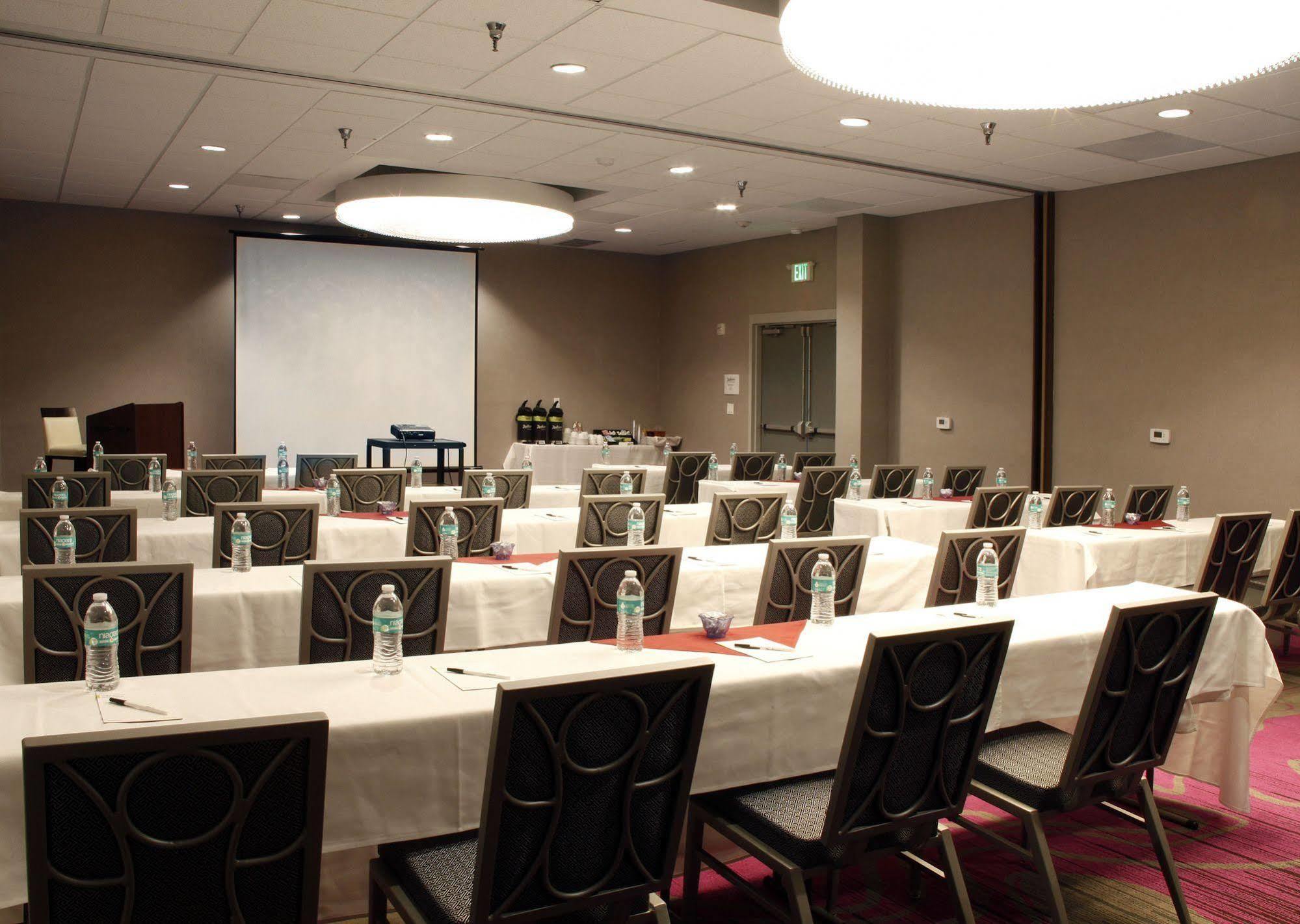 Radisson Hotel Oakland Airport Ngoại thất bức ảnh
